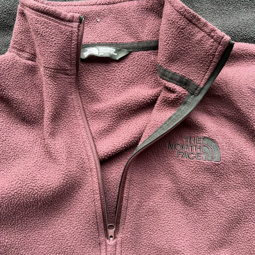 The North‎ Face Men’s Lightweight Fleece Jacket Pullover